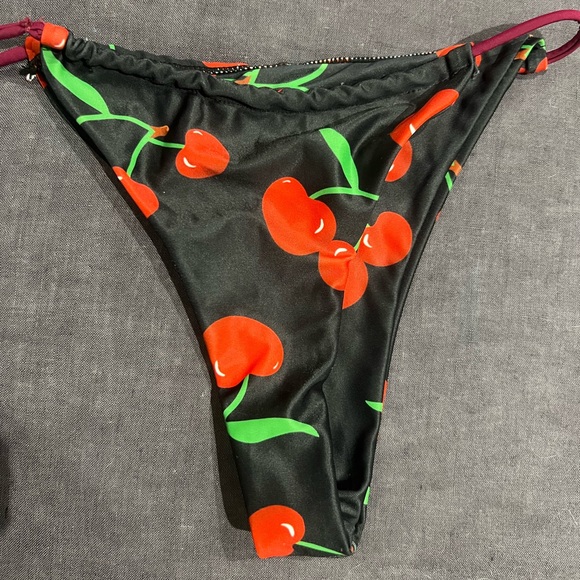 Cute black with cherries bikini - Picture 3 of 4